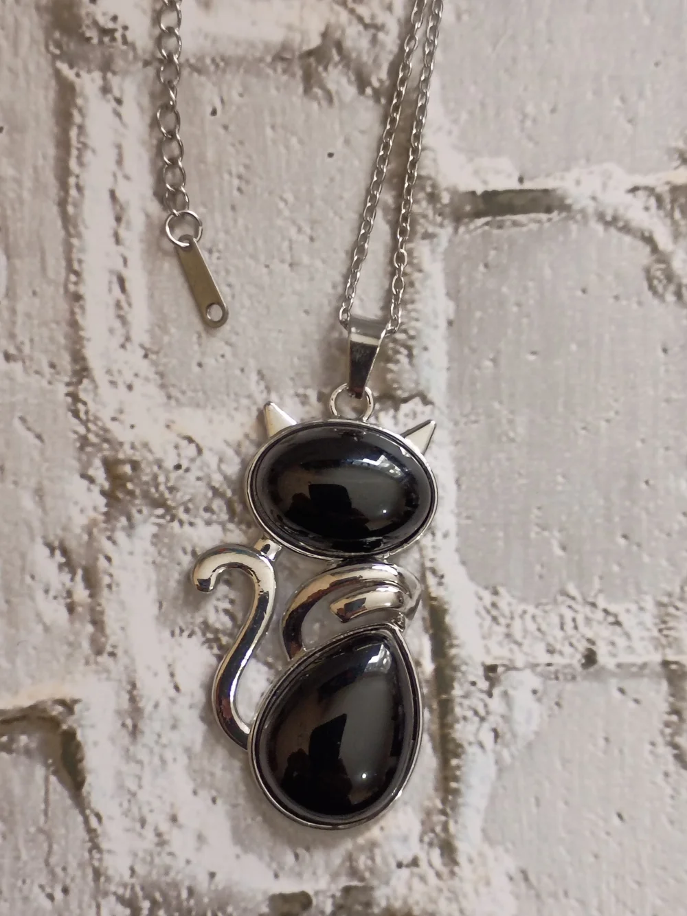 Black Agate Natural Crystal Gemstone Cat Pendant Necklace Stainless Steel 17-in